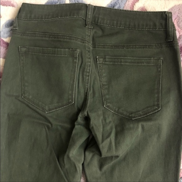 Forever 21 Olive Skinny Pants - Picture 5 of 5